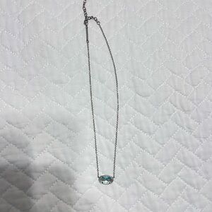 Kendra Scott Elegant Silver Necklace with iridescent Gemstone